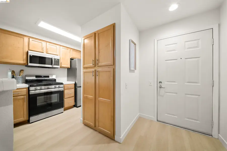 320 Caldecott  #116, Oakland, CA 94618 - #3