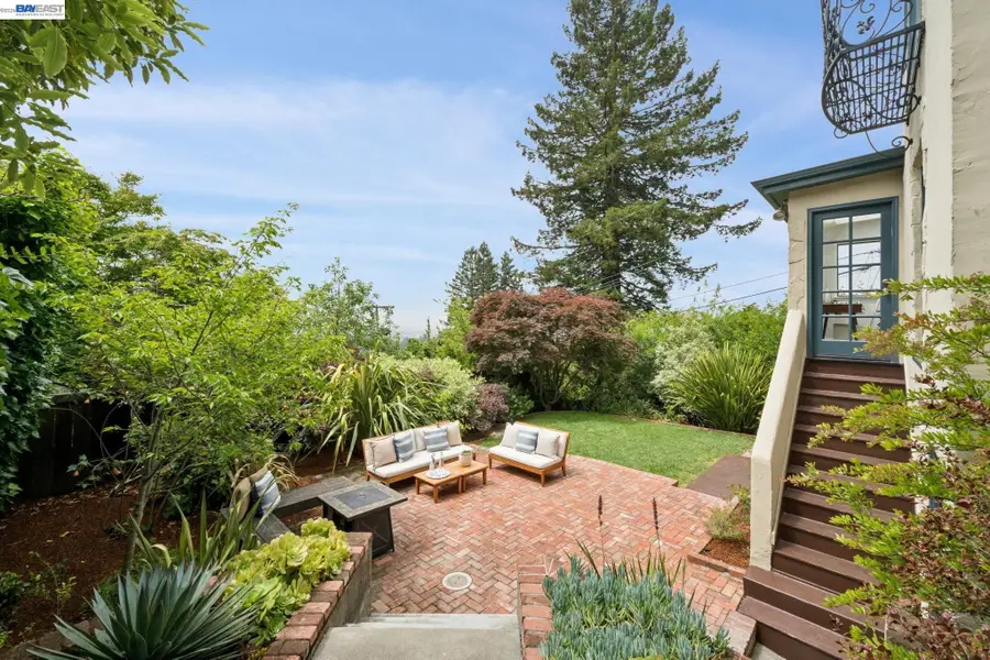 6968 THORNHILL DRIVE, Oakland, CA 94611 - #2