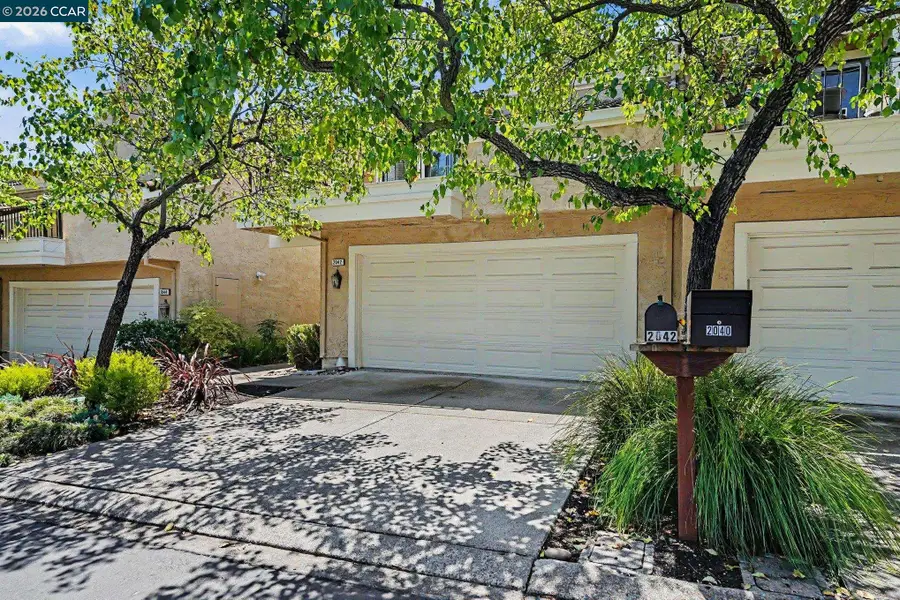 2042 Lost Lake Pl, Martinez, CA 94553 - #2