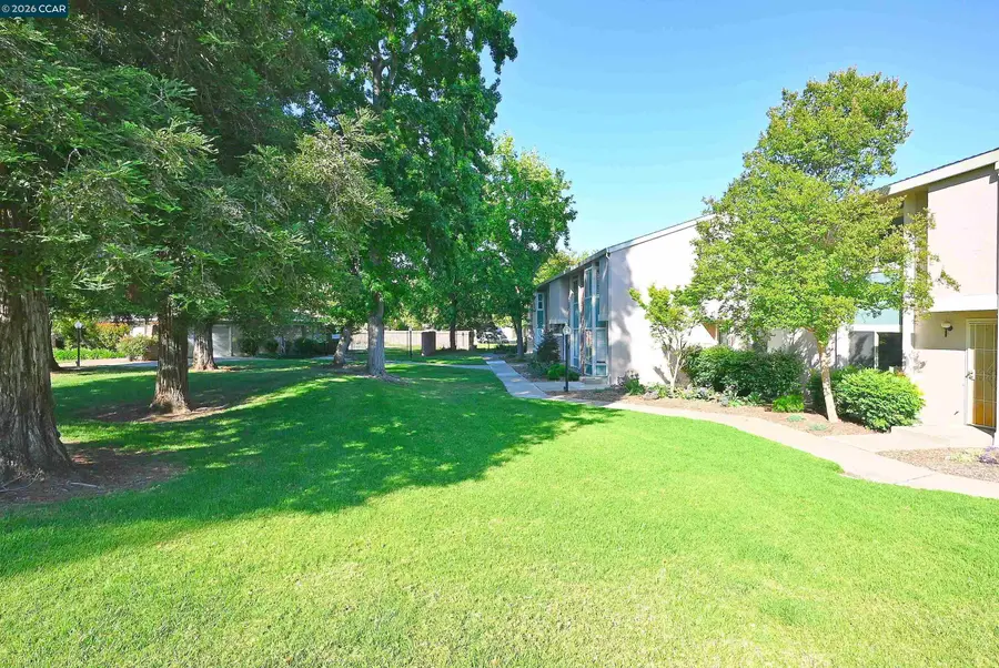 1288 Pine Creek Way Apt C, Concord, CA 94520 - #3