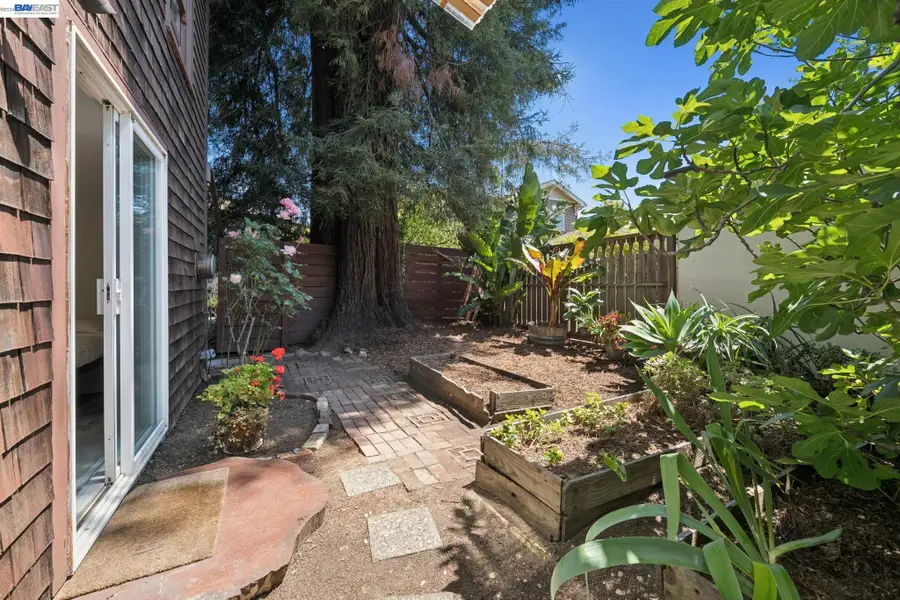 4989 SHAFTER AVENUE, Oakland, CA 94609 - #3