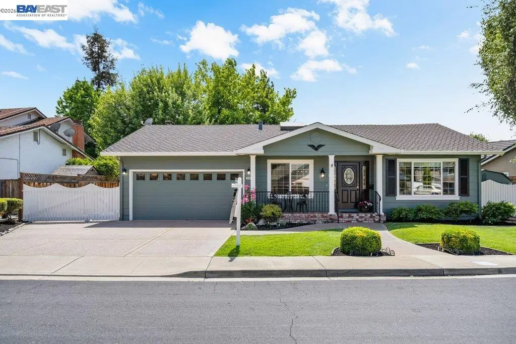 2090 Foxswallow Rd, Pleasanton, CA 94566 - #1