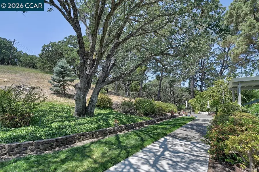 1332 Singingwood Ct  #5, Walnut Creek, CA 94595 - #2