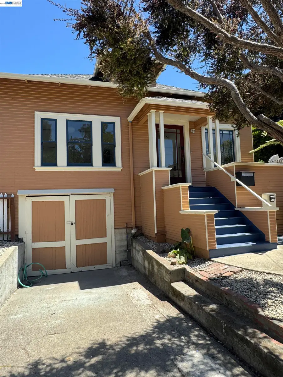 2221 Roosevelt, Berkeley, CA 94703 - #2