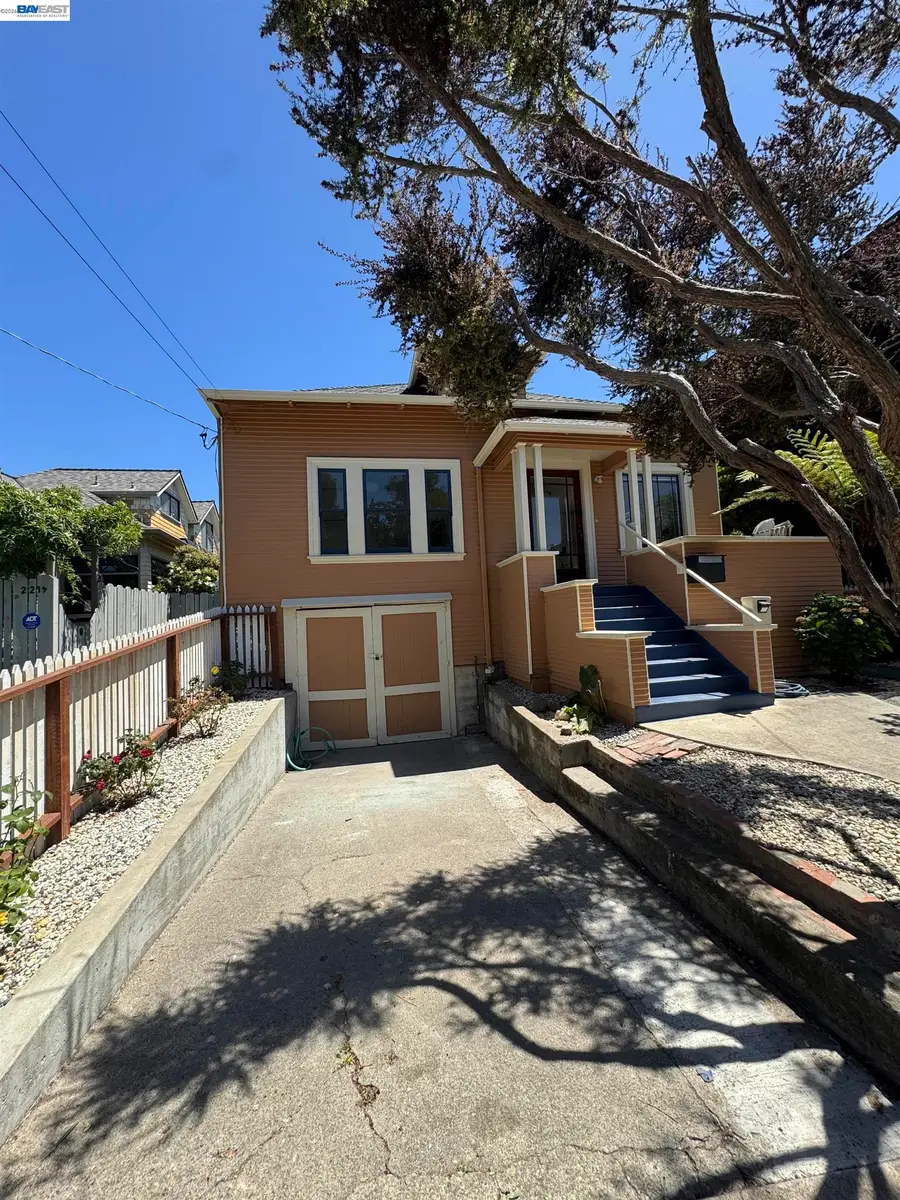 2221 Roosevelt, Berkeley, CA 94703 - #3