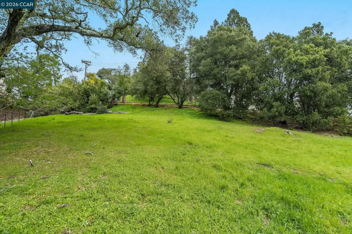 9 Charles Hill Rd, Orinda, CA 94563 - #1