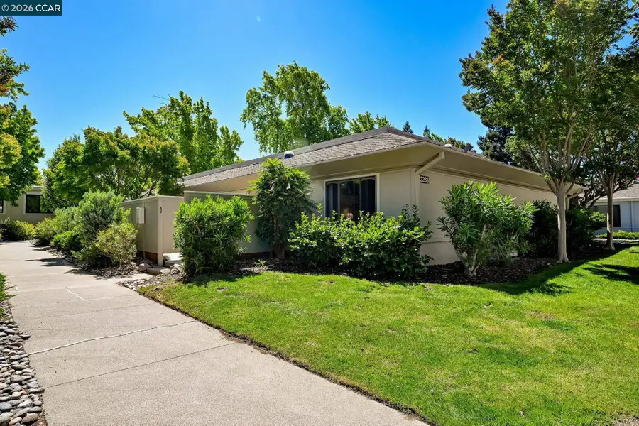2233 Pine Knoll Dr  #4, Walnut Creek, CA 94595 - #2