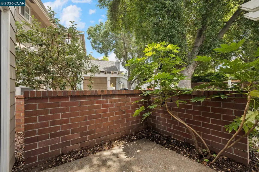 205 Hidden Creek Ct, Martinez, CA 94553 - #3