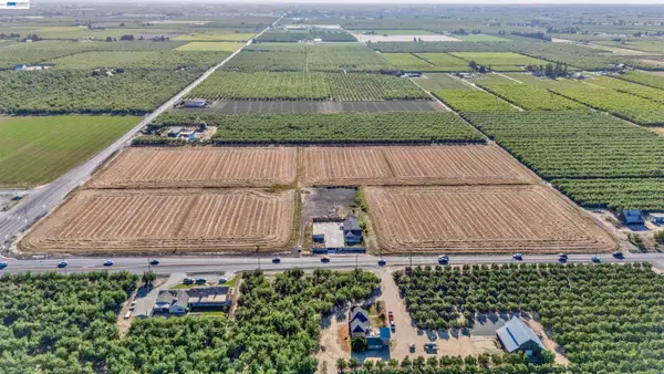 5825 Geer Rd, HUGHSON, CA 95326