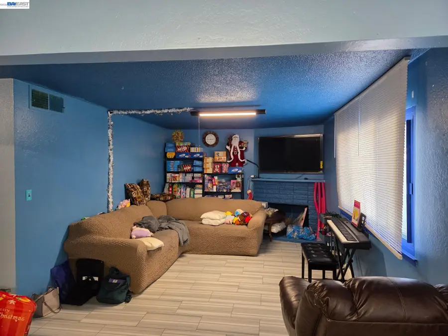 3823 Donner Ave, Fresno, CA 93726 - #2