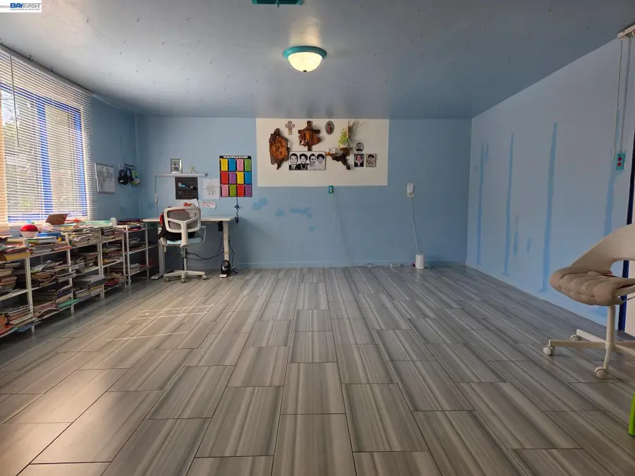 3823 Donner Ave, Fresno, CA 93726 - #3