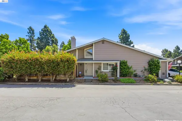 2402 Heathrow Ln, SAN LEANDRO, CA 94577