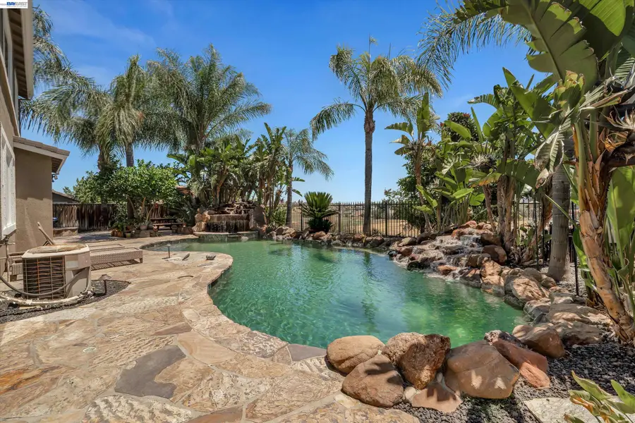 281 Country Club Dr, Brentwood, CA 94513 - #2