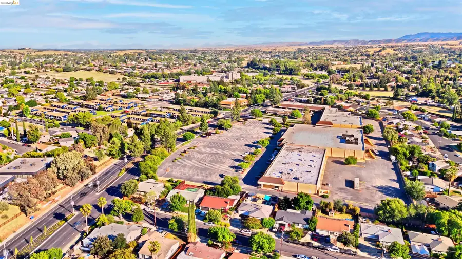 14 Terranova Dr, Antioch, CA 94509 - #3