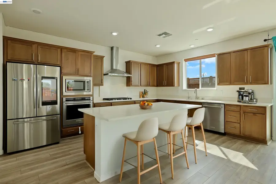 15887 Brownstone Ct, Lathrop, CA 95330 - #2