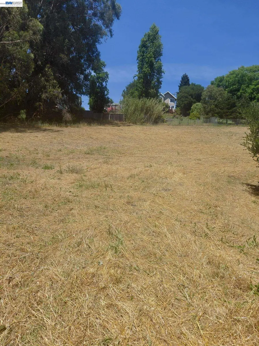 Fariss Ln, El Sobrante, CA 94803 - #3