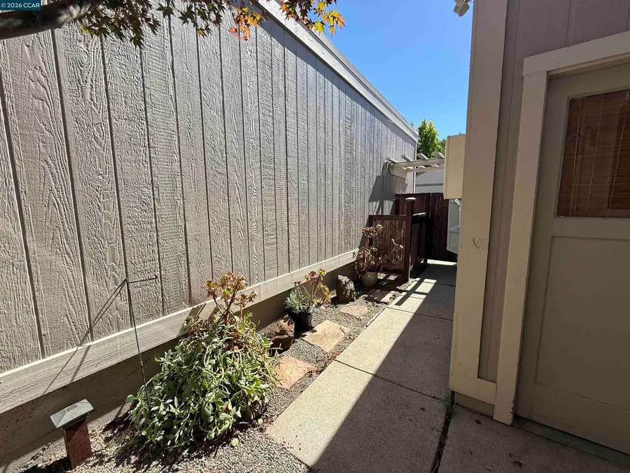 6451 Parklane Plz, Martinez, CA 94553 - #2