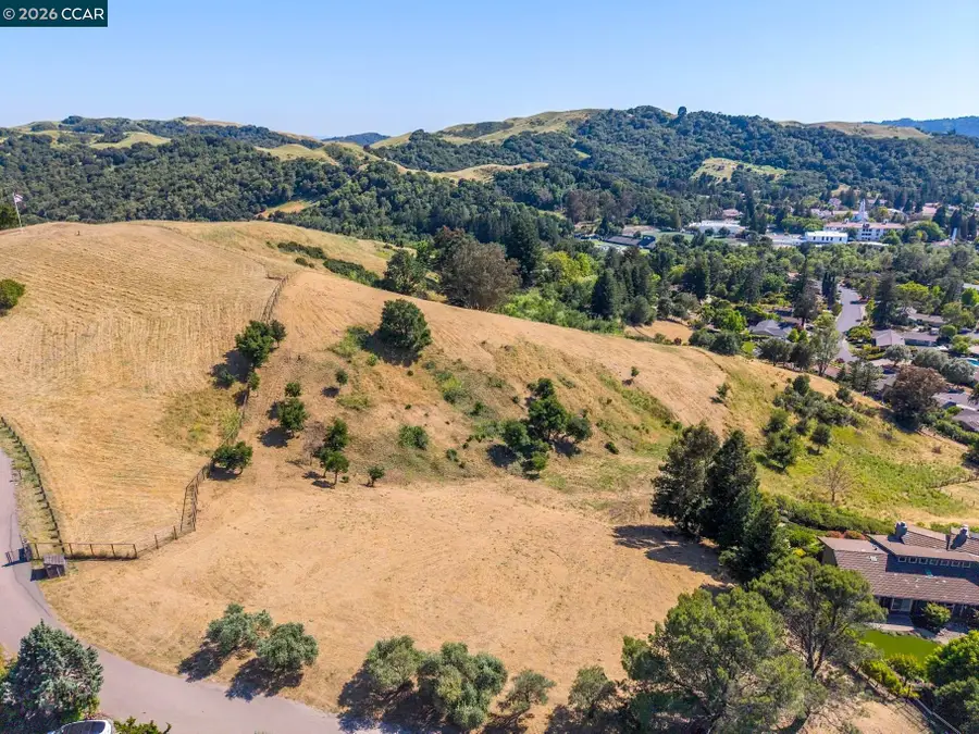 1966 Joseph Dr, Moraga, CA 94556 - #2