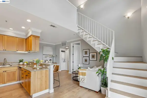 2330 University Ave  #330, EAST PALO ALTO, CA 94303
