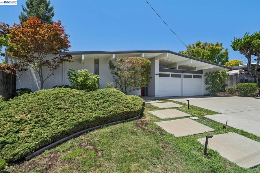 5842 Highwood Rd, Castro Valley, CA 94552 - #2