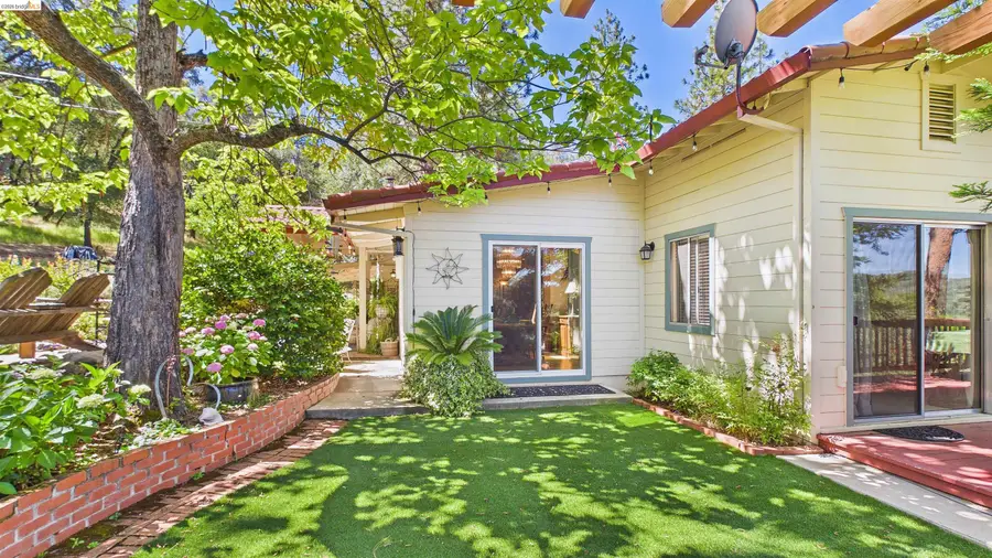 18102 Mount Eaton Road, Tuolumne, CA 95379 - #2