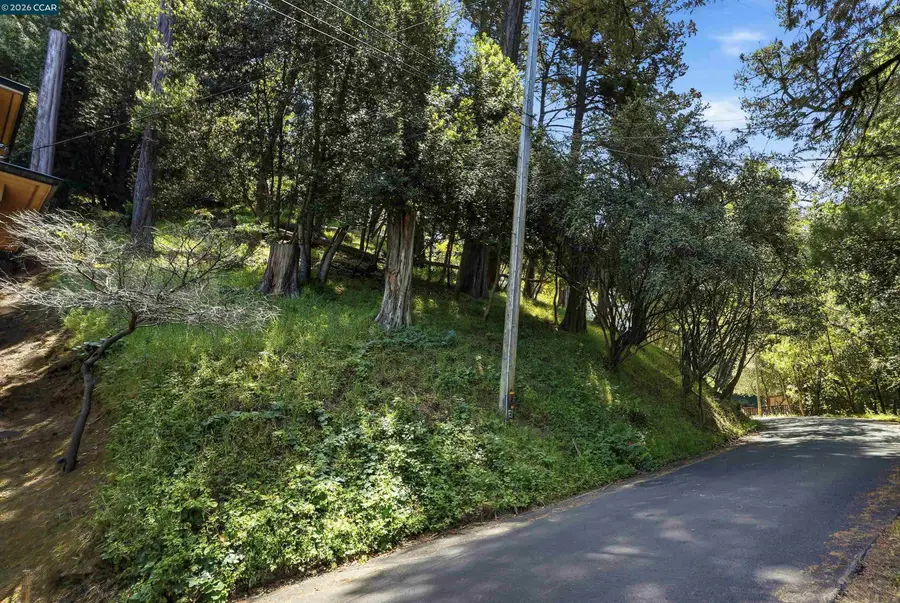 6716 Gunn Dr, Oakland, CA 94611 - #3