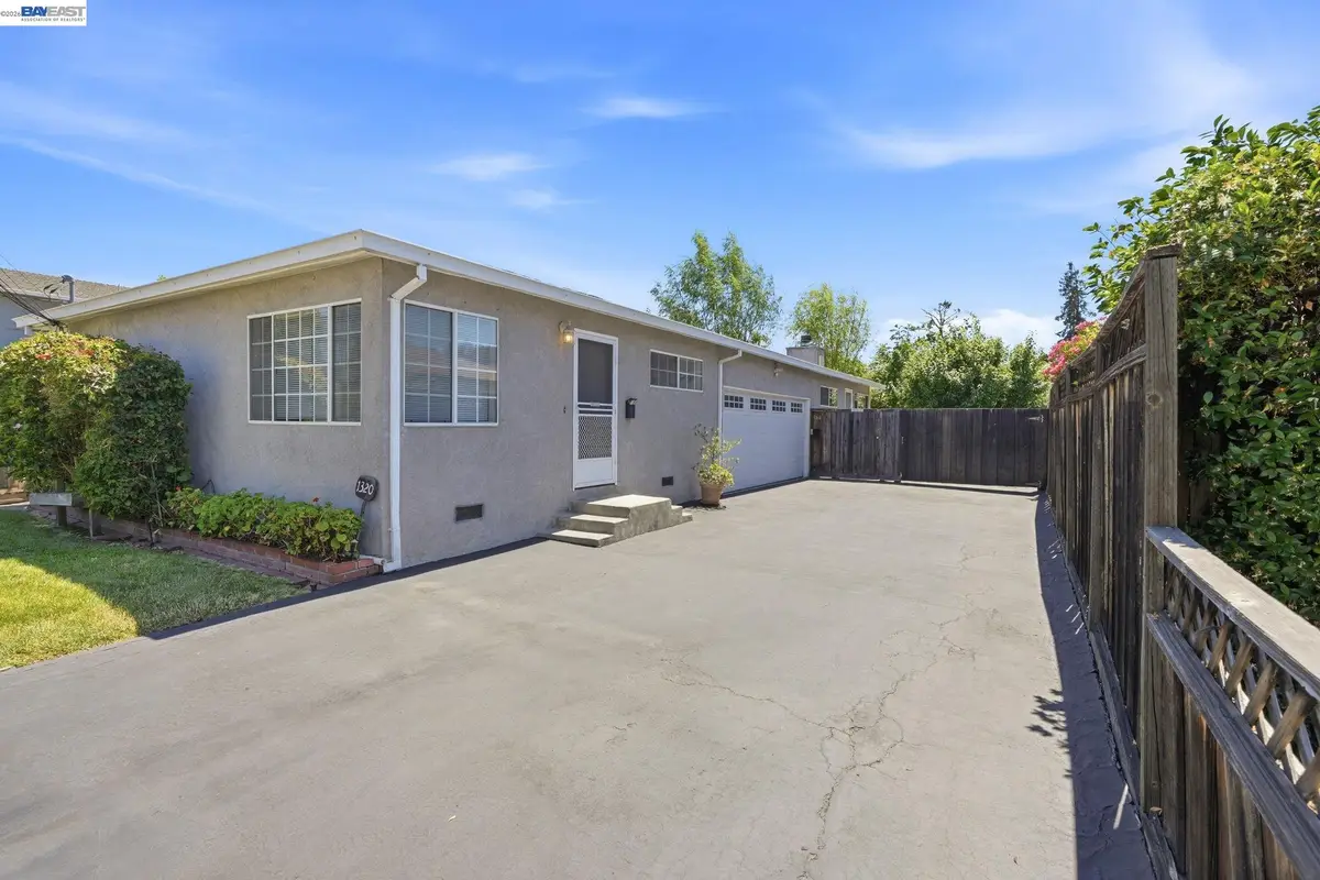 1318 Hudson St, Redwood City, CA 94061 - #1