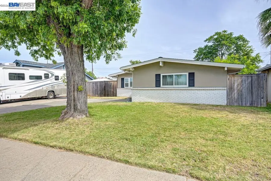3637 Centinella Drive, North Highlands, CA 95660 - #3