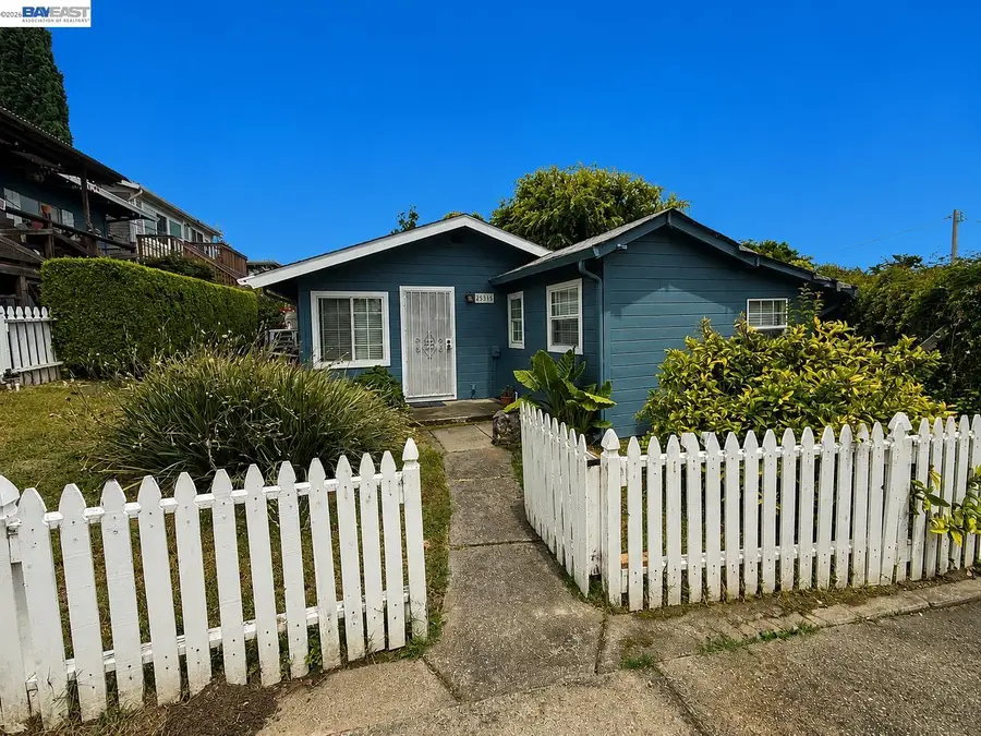 25325 Windfeldt Rd, Hayward, CA 94541 - #2