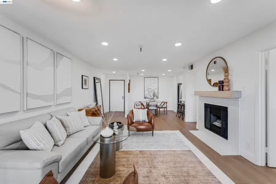 2111 Latham St  #307, Mountain View, CA 94040 - #3