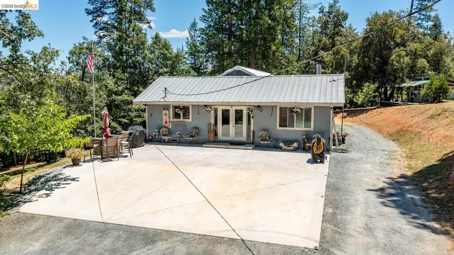 22361 Hells Hollow Rd. S., Groveland, CA 95321 - #2