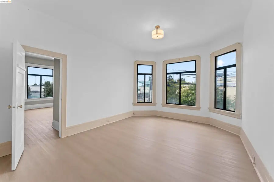 402 10Th St, Oakland, CA 94606 - #3