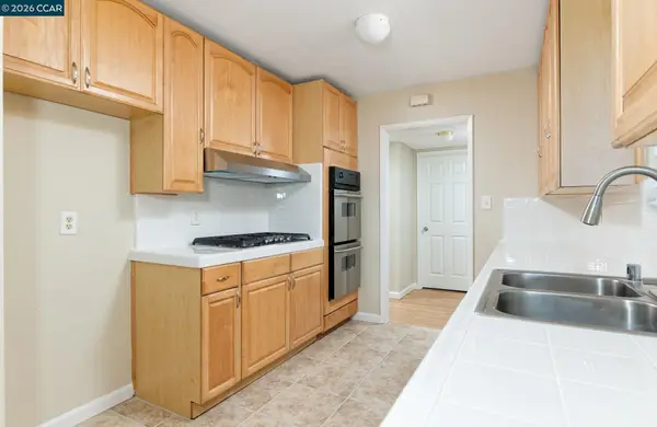 1967 Whitman Way, SACRAMENTO, CA 95822
