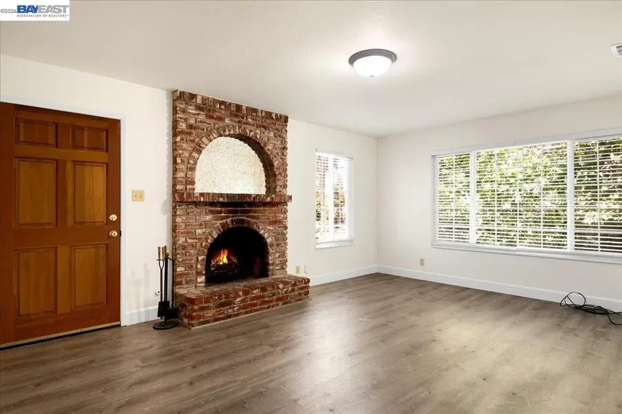 21585 Montgomery St, Hayward, CA 94541 - #2