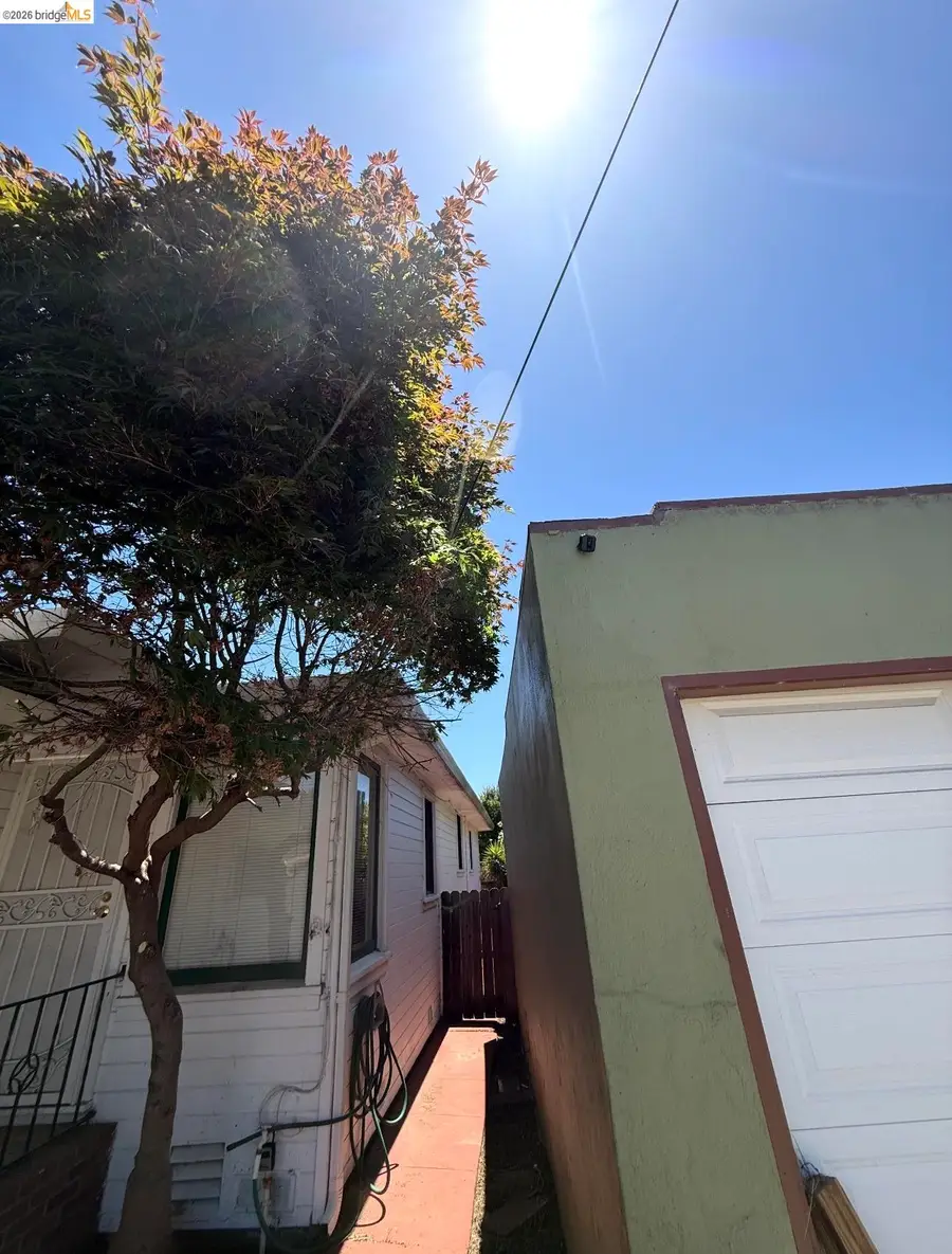 3212 Esmond Ave, Richmond, CA 94804 - #3