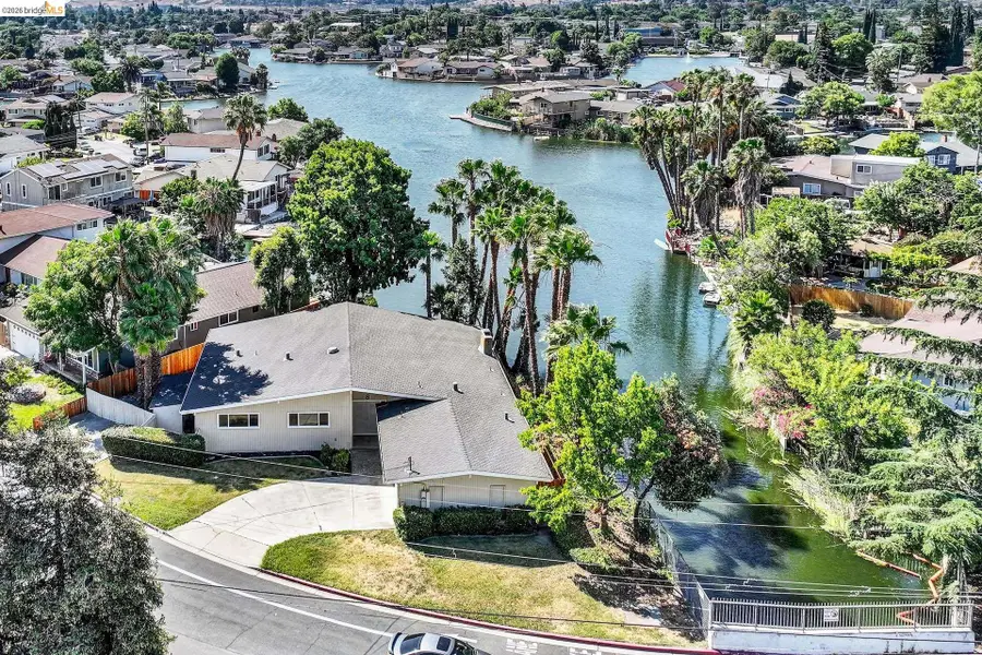 8 Lake Dr, Antioch, CA 94509 - #2