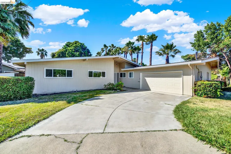 8 Lake Dr, Antioch, CA 94509 - #3