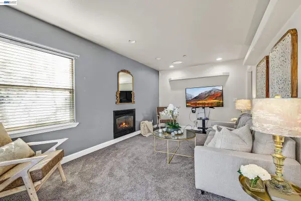 337 I St, FREMONT, CA 94536