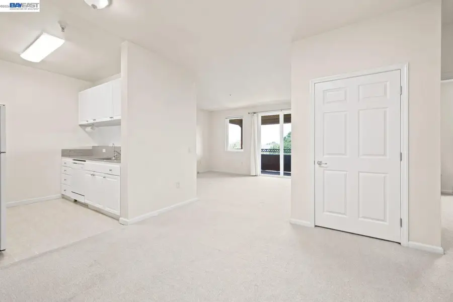 401 Norfolk St  #301, San Mateo, CA 94401 - #3