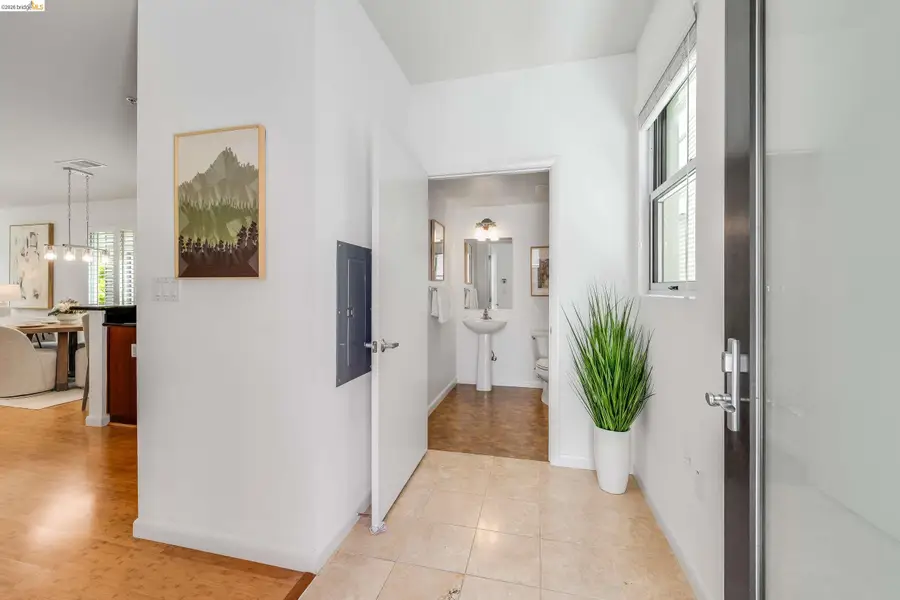 6466 Hollis St  #334, Emeryville, CA 94608 - #3