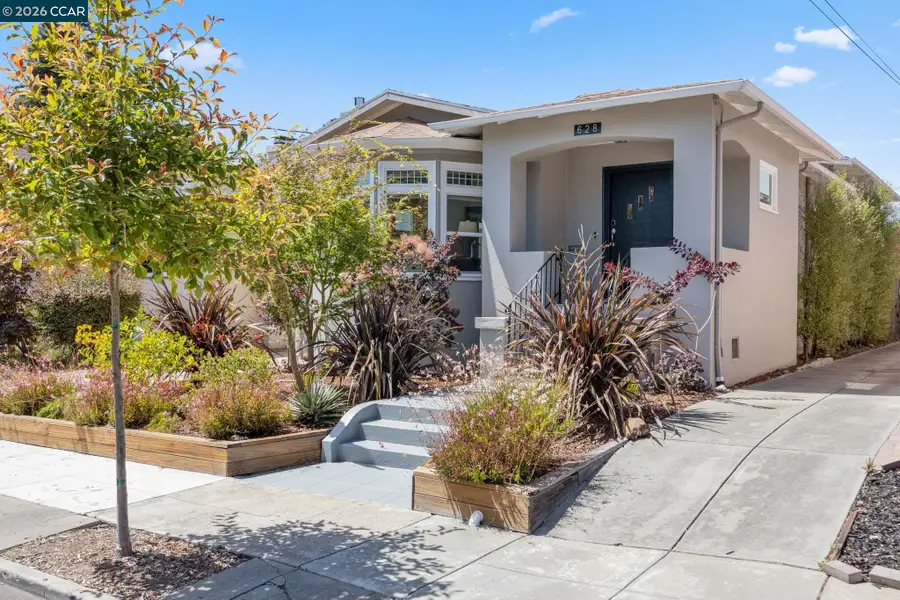 628 Poirier St, Oakland, CA 94609 - #2
