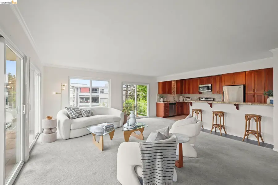 695 Mariposa Ave  #401, Oakland, CA 94610 - #3