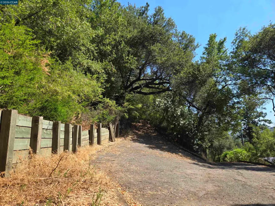100 Black Log Rd, Kentfield, CA 94904 - #3