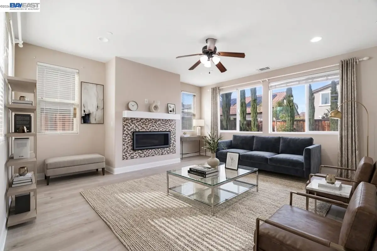 967 Dainty Ave, Brentwood, CA 94513 - #1