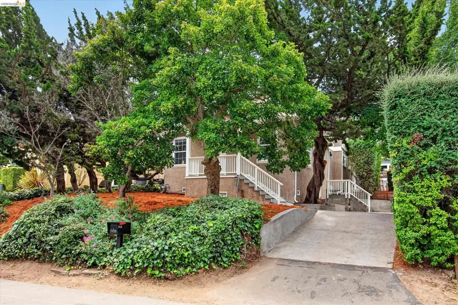7925 Greenly Dr, Oakland, CA 94605 - #2