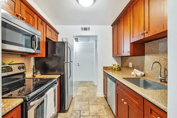 490 Civic Dr  #101, WALNUT CREEK, CA 94596