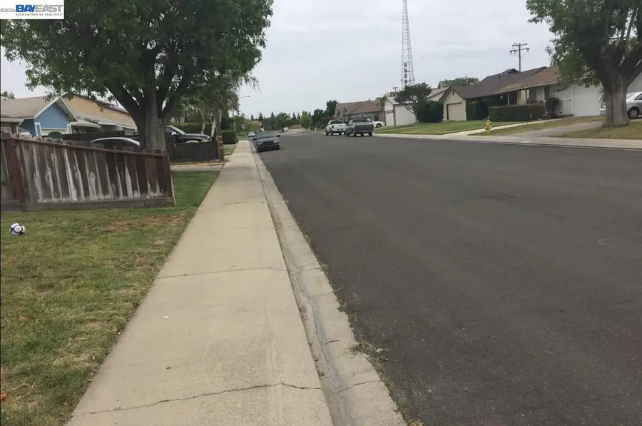 953 7th, Ripon, CA 95366 - #3