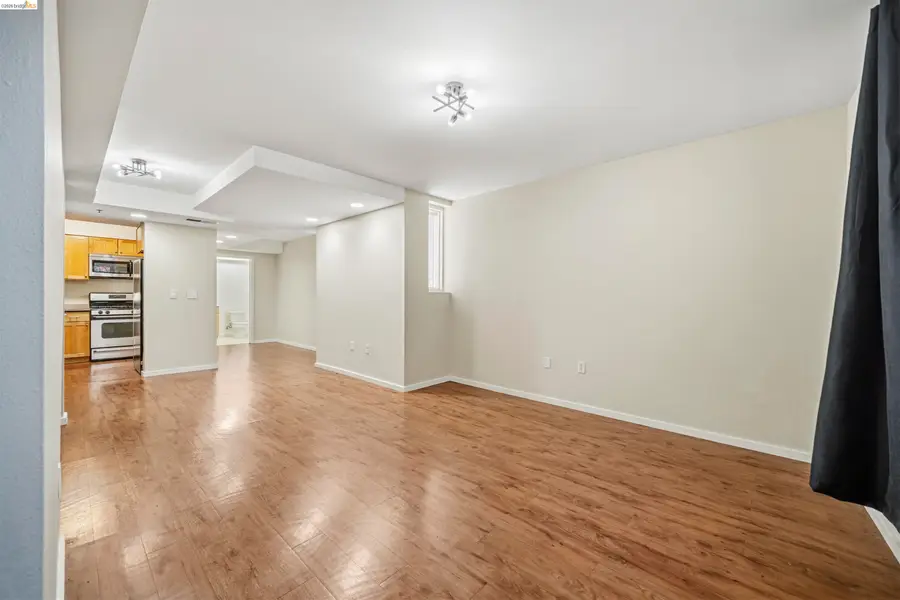 425 28th Street  #101B, Oakland, CA 94609 - #2