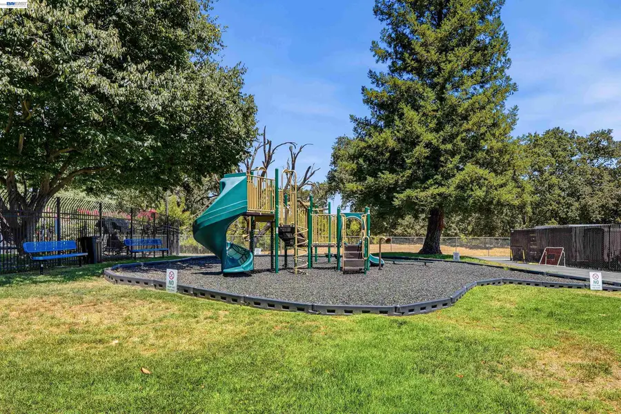 2125 Arroyo Ct  #2, Pleasanton, CA 94588 - #3