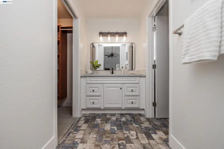 6382 Buena Vista Dr  #B, Newark, CA 94560 - #3